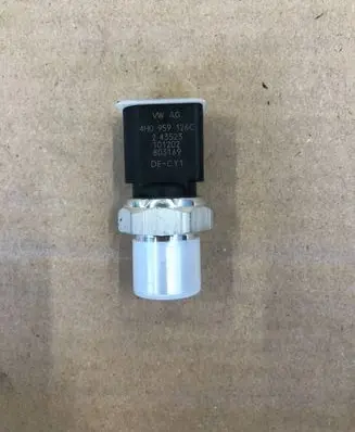 Audi A3 S3 8V Air conditioning (A/C) pressure sensor 4H0959126C 101202
