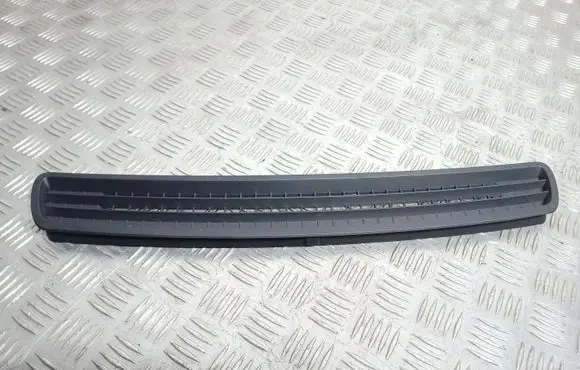 Nissan Qashqai Dashboard air vent grill cover trim 68745JD000