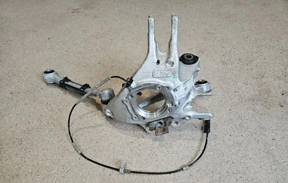 BMW M2 F87 Rear wheel hub spindle/knuckle 2284881 2284795
