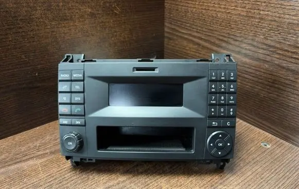 Volkswagen Crafter Radio/CD/DVD/GPS head unit 9069006100 HVW9069006100