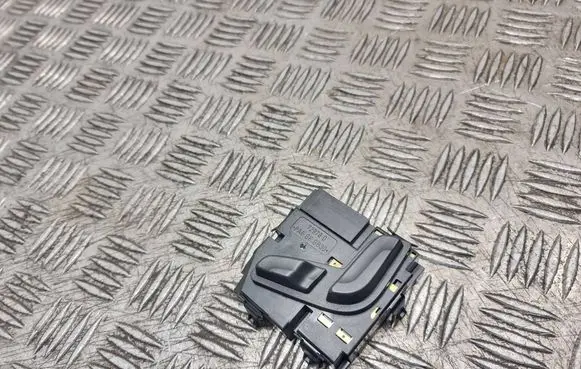 Mercedes-Benz E W212 Seat control switch A2048701958