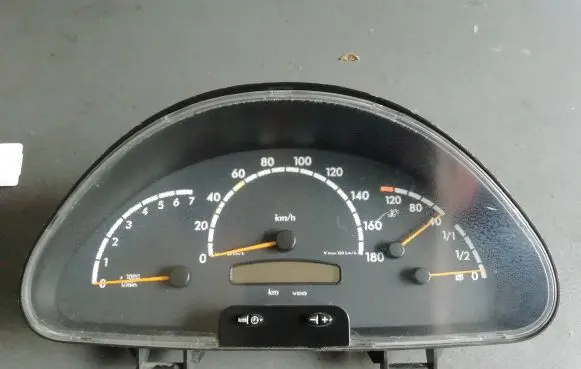 Mercedes-Benz Sprinter W901 W902 W903 W904 Speedometer (instrument cluster) A0014468521 88311295