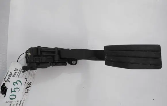 Renault Twingo II Accelerator throttle pedal 8200426241E 6PV00908504