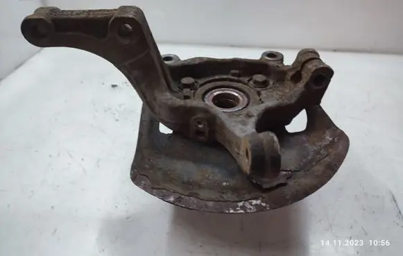 Nissan Qashqai+2 Front wheel hub