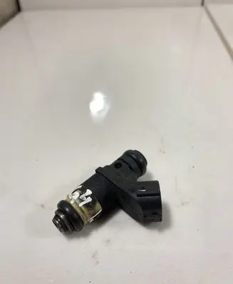 Volkswagen Golf IV Fuel injector 036906031M