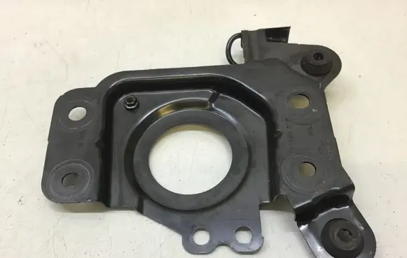 Jaguar E-Pace Air filter cleaner box bracket assembly GJ32R6K034AC