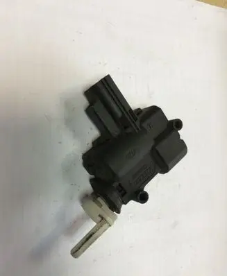 Fuel tank cap lock motor