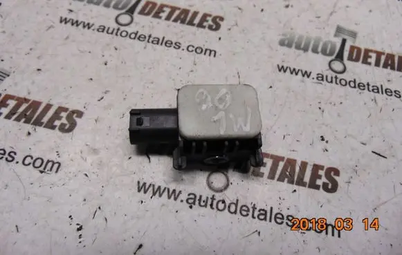 Mercedes-Benz ML W164 Airbag deployment crash/impact sensor A0038202826
