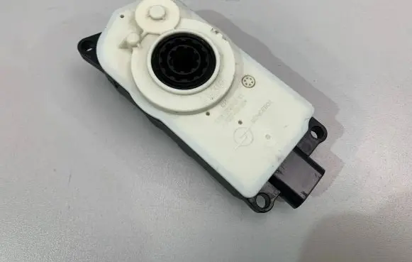 BMW 4 G22 G23 G24 G26 other engine part 9881645