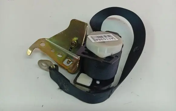 Toyota Corolla E120 E130 Rear seatbelt 7336002170