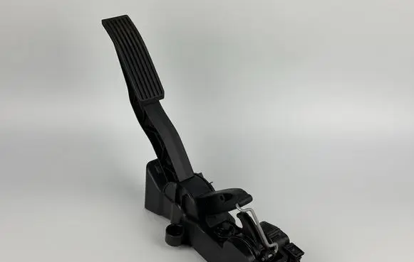 Mercedes-Benz A W169 Accelerator throttle pedal A1693000104 91736020 000146