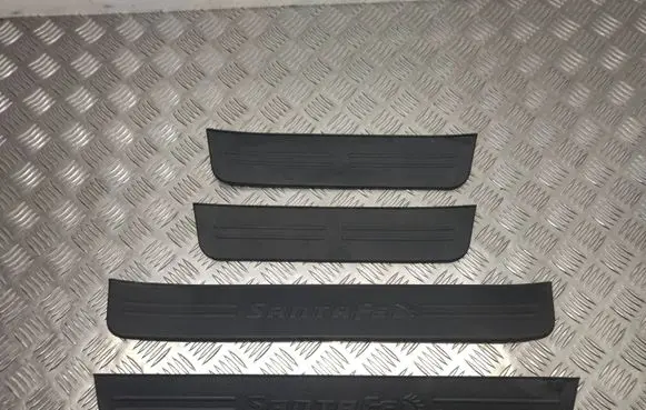 Hyundai Santa Fe sill trim set (inner) 858852B000