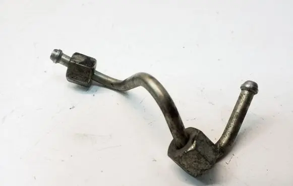 Opel Antara Fuel injector supply line/pipe 
