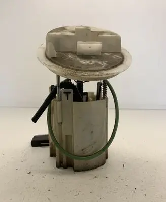 Mercedes-Benz E A207 In-tank fuel pump A2044702294 1582881035