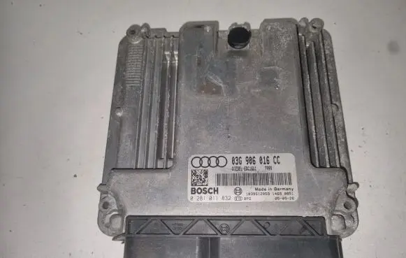 Audi A3 S3 8P Engine control unit/module 0281011832 03G906016CC 1039S12059