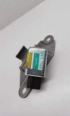 Toyota Land Cruiser (J120) Airbag deployment crash/impact sensor 8983060020 1879000460
