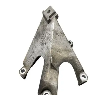 Audi A4 S4 B6 8E 8H Engine mounting bracket 8E0199307F