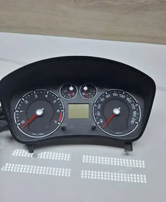 Speedometer (instrument cluster)