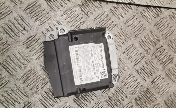 Mercedes-Benz CLA C117 X117 W117 Airbag control unit/module a1179009200