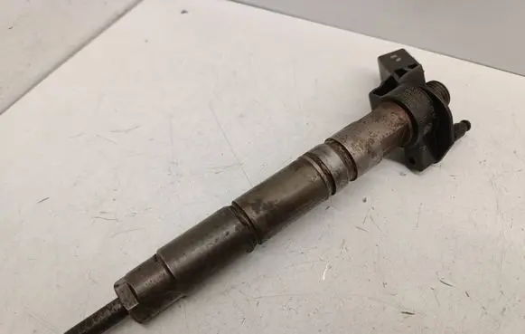 Fuel injector