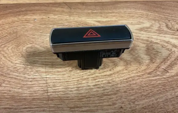 Ford Mondeo MK IV Hazard light switch BS7T13A350AA