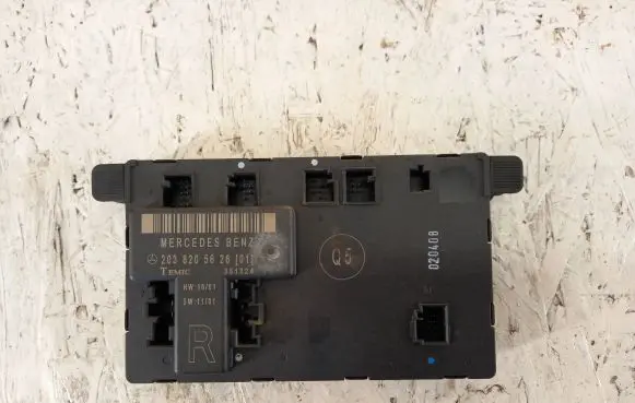 Mercedes-Benz C W203 Door control unit/module 2038205626 351324