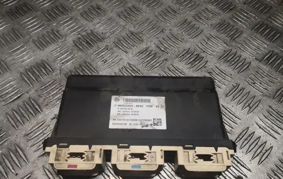 Mercedes-Benz ML W166 Seat control module A1668203426 1668203426