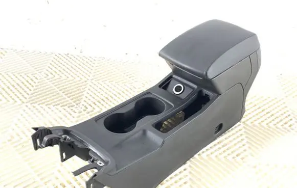 Seat Leon (5F) Center console 