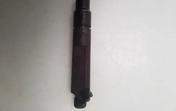 Audi A6 S6 C5 4B Fuel injector 028130201T