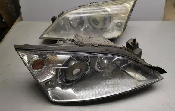 Ford Mondeo Mk III Headlights/headlamps set 0301174204 0301174203 1S7112B655AA