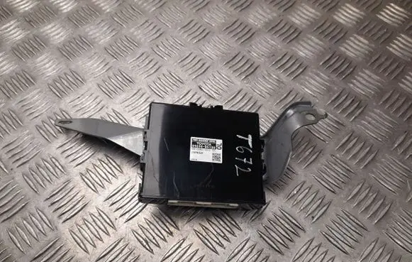 Toyota Avensis T270 Other control units/modules 8969005100