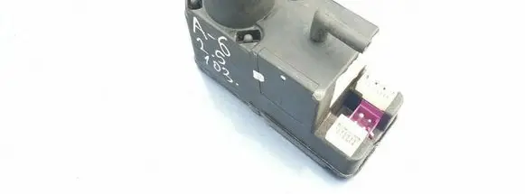 Audi A6 S6 C5 4B Central locking vacuum pump 4A0862257J