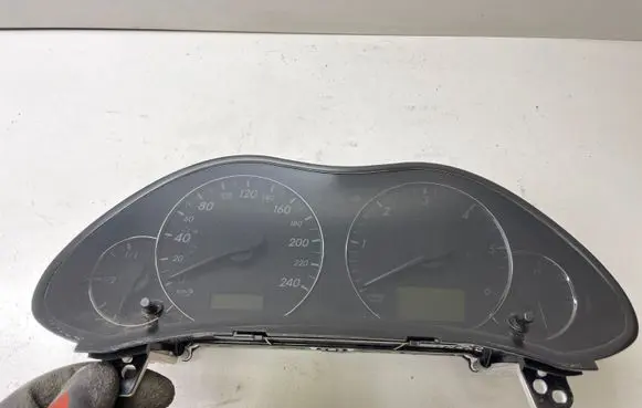 Toyota Avensis T250 Speedometer (instrument cluster) 8380005C00C MB2574305293