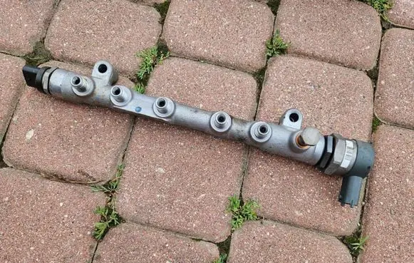 Opel Insignia B Fuel main line pipe 55495711