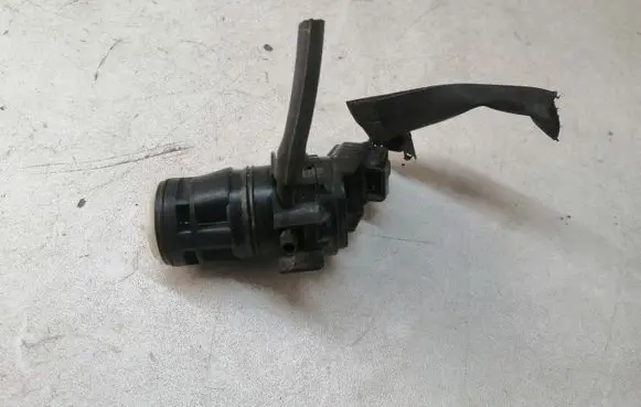 Toyota Prius (XW20) Windscreen/windshield washer pump 8533060180 0602104621