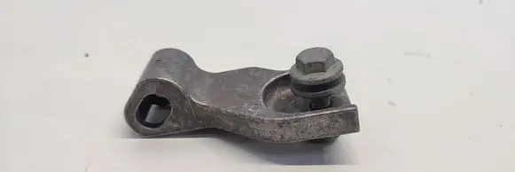 Engine mounting bracket