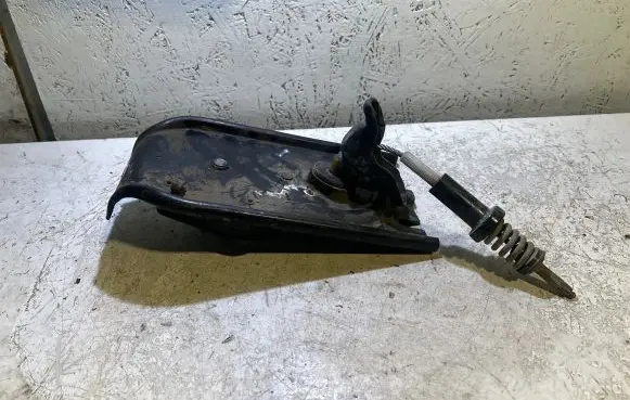 Dodge Durango Spare wheel mounting bracket 68145504AD