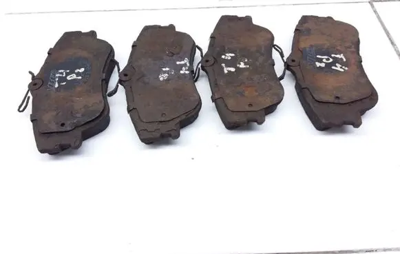 Volkswagen Transporter - Caravelle T4 Brake pads (front) 