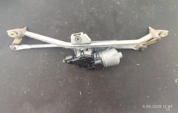 Volkswagen PASSAT B5.5 Front wiper linkage and motor 058010301 3B1955113C 0390241505