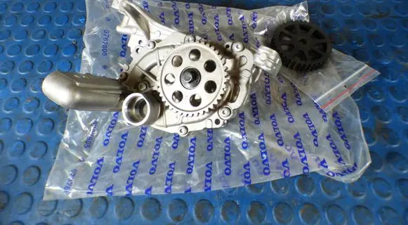 Volvo S60 Oil pump CART32298902 32298902