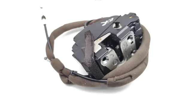 Nissan Leaf I (ZE0) Rear door lock 5318SC3E