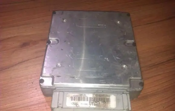 Ford Escort Engine control unit/module 95ab12a650zb 95ab-12a650-zb