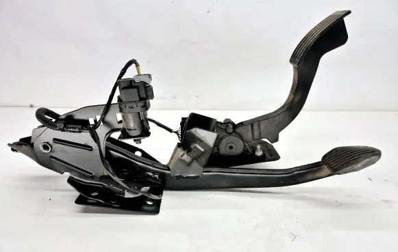 Volvo V50 Accelerator throttle pedal 4M519F836AH 4N512467CB 31445344