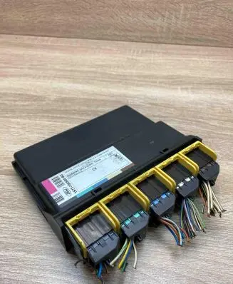 Ford Mondeo Mk III Comfort/convenience module 1S7T15K600BC 5WK48726B WithPlug
