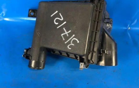 Toyota Prius+ (ZVW40) Air filter box 1770037261