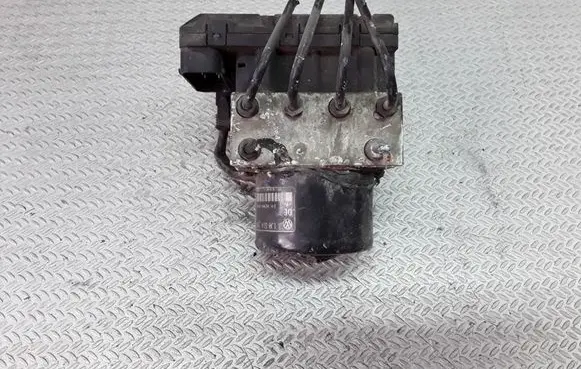 Volkswagen Golf IV ABS Pump 1J0907379G 5WK8474