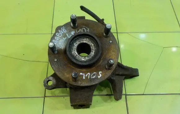 KIA Soul Front wheel hub spindle knuckle PRZOD 13AB48