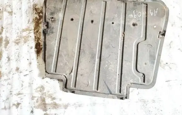 Volvo S70 V70 V70 XC Engine splash shield/under tray