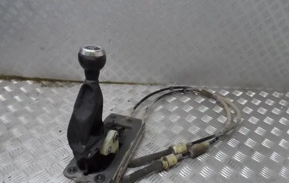 Mini One - Cooper Coupe R56 Gear selector/shifter in gearbox 