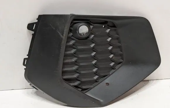 Audi A3 8Y Front bumper lower grill 8Y0807682A